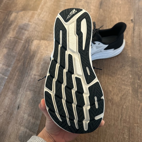 Altra torin 7 size 9 - Picture 2 of 8